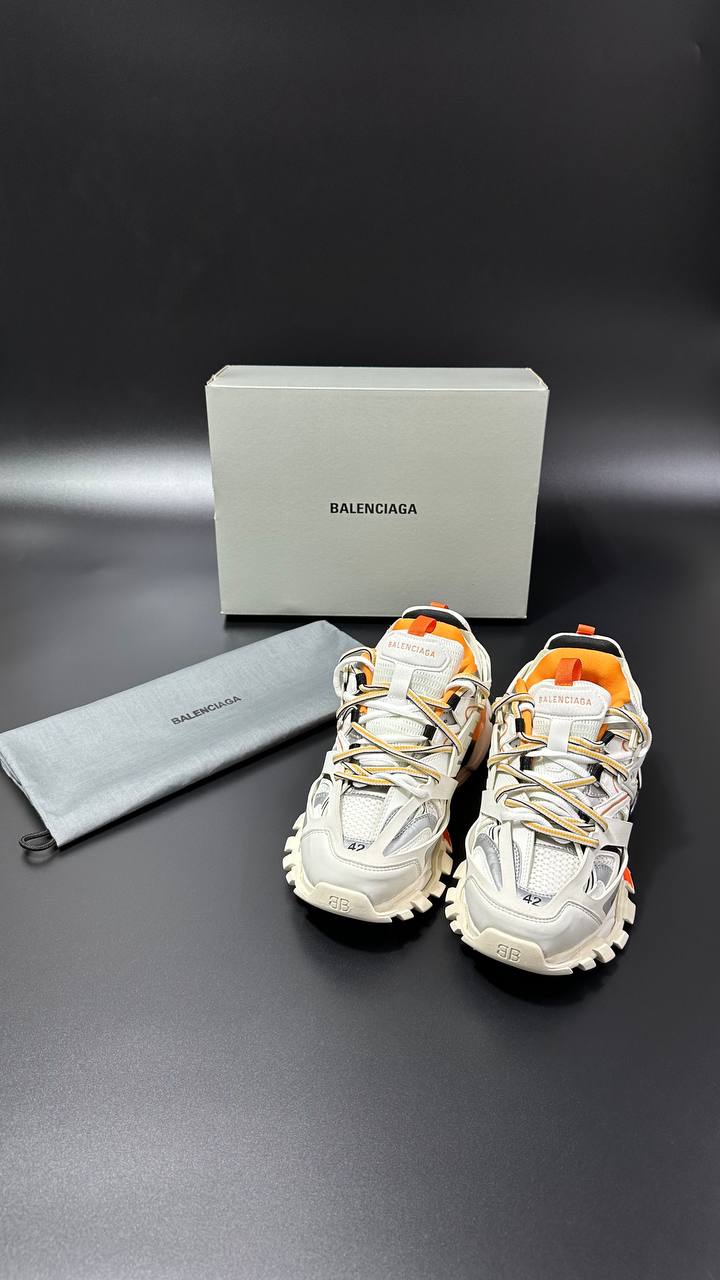 BALENCIAGA PATIKE