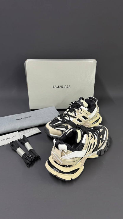 BALENCIAGA PATIKE