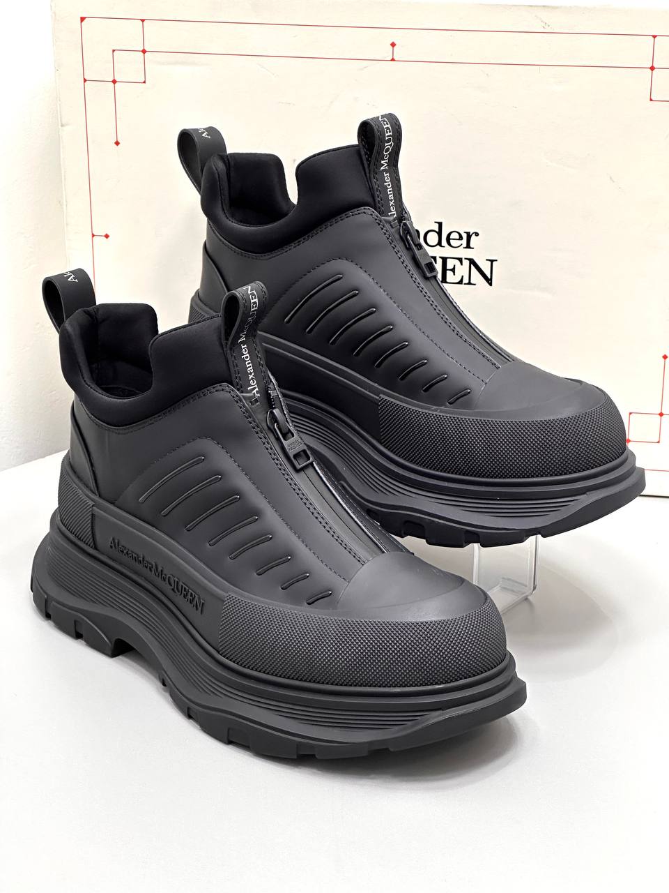 ALEXENDER MCQUEEN PATIKE