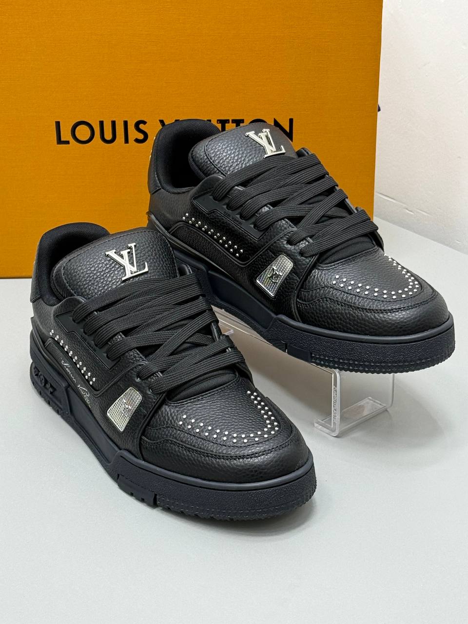 LOUIS VUITTON PATIKE