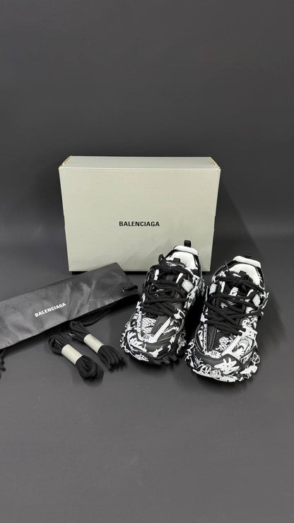 BALENCIAGA PATIKE