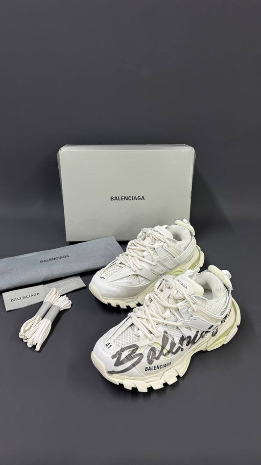 BALENCIAGA PATIKE