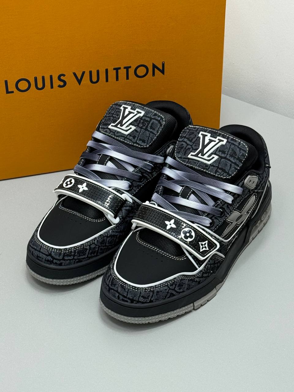 LOUIS VUITTON PATIKE
