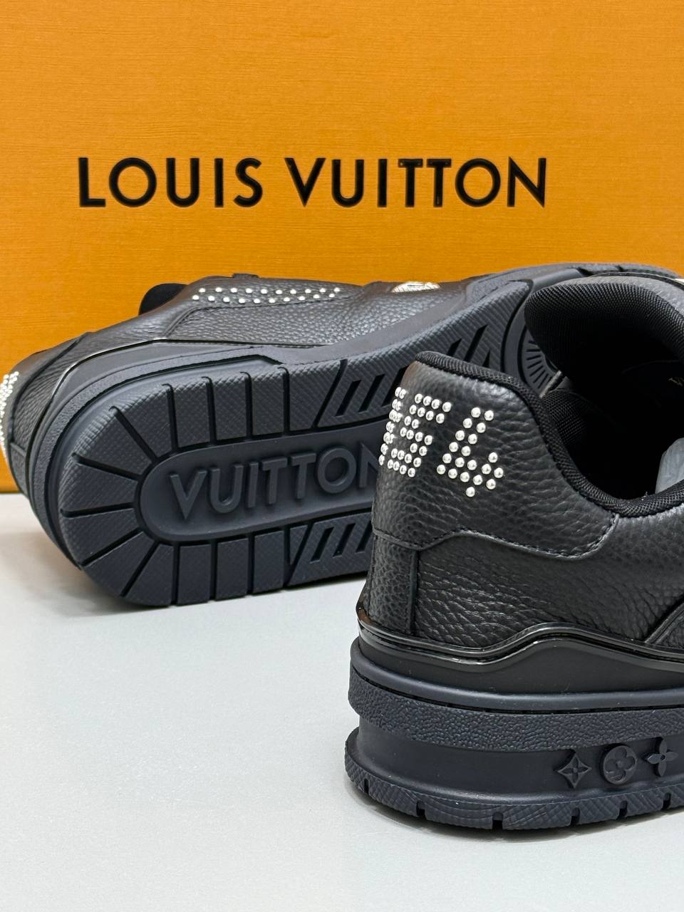 LOUIS VUITTON PATIKE