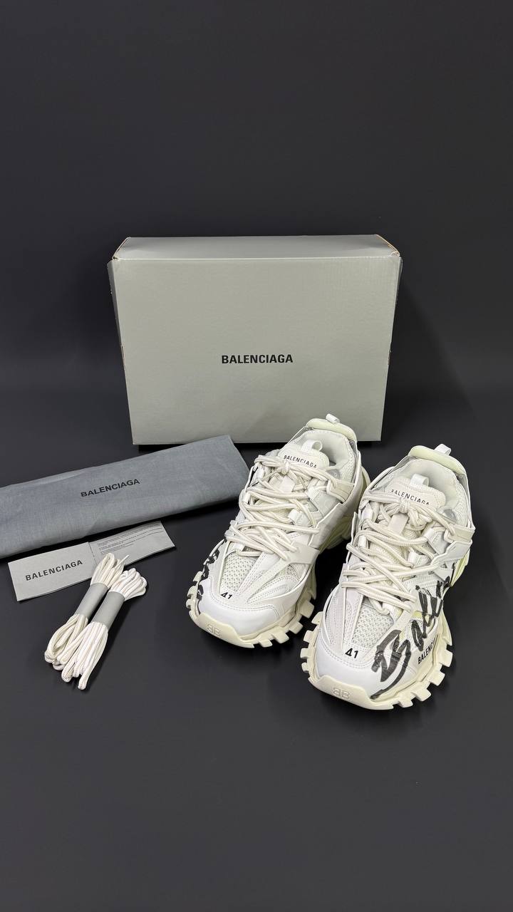 BALENCIAGA PATIKE