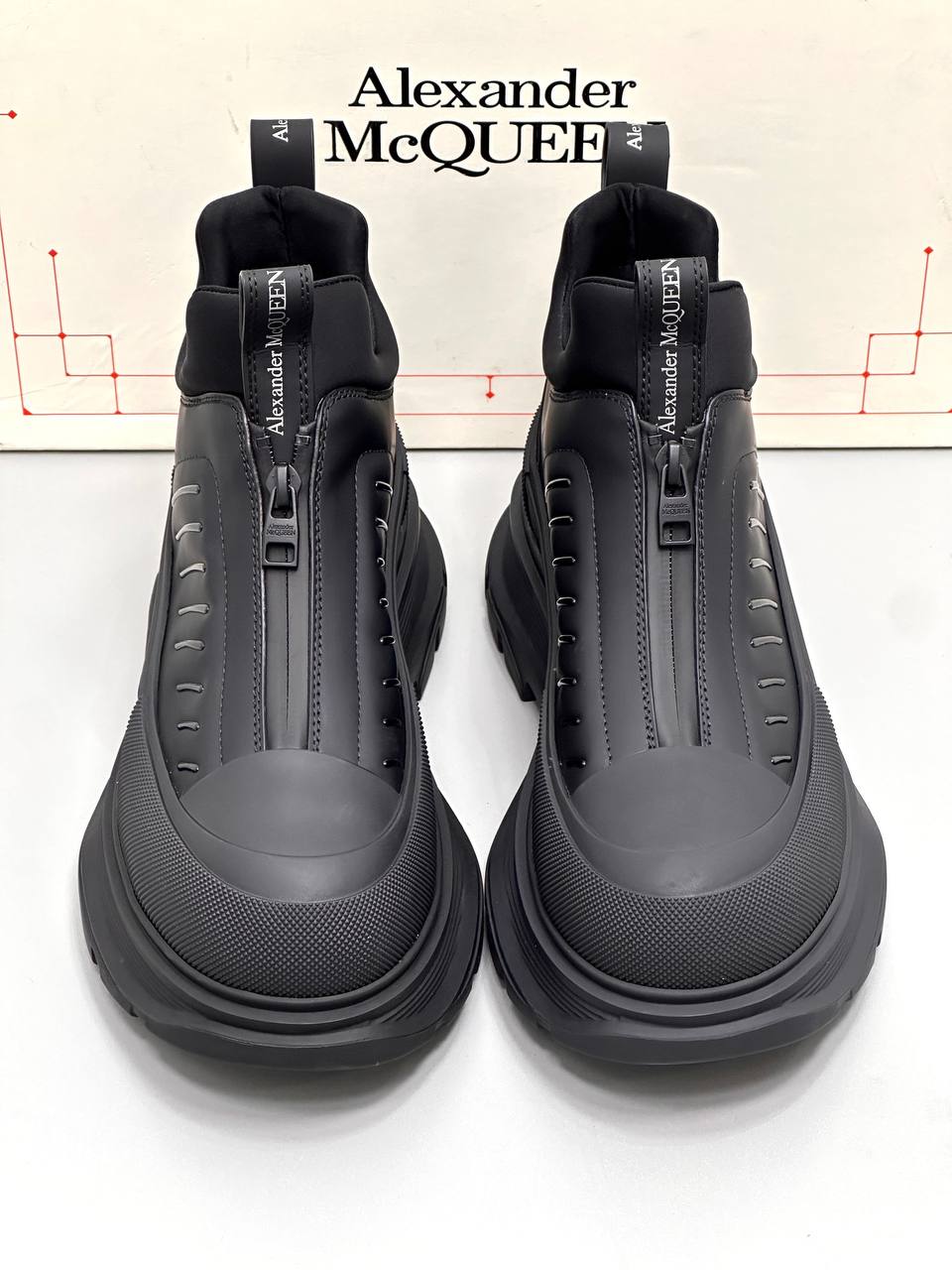 ALEXENDER MCQUEEN PATIKE