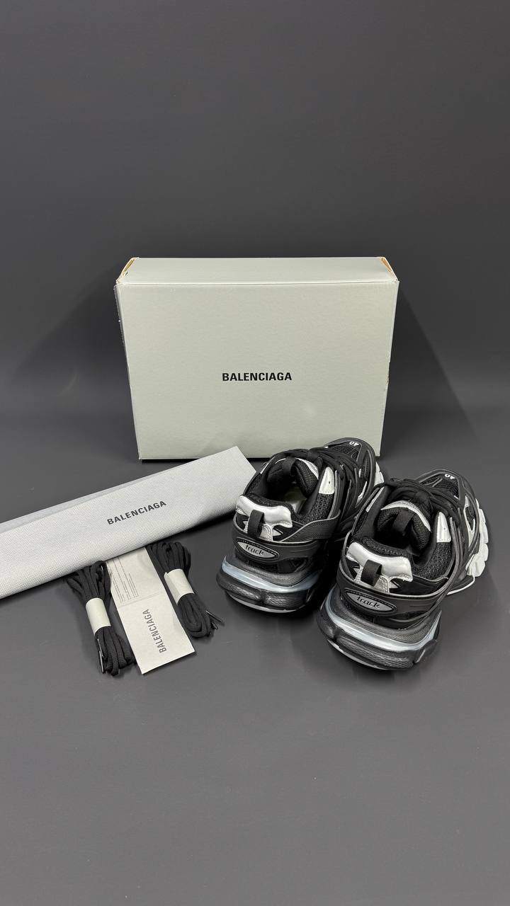 BALENCIAGA PATIKE