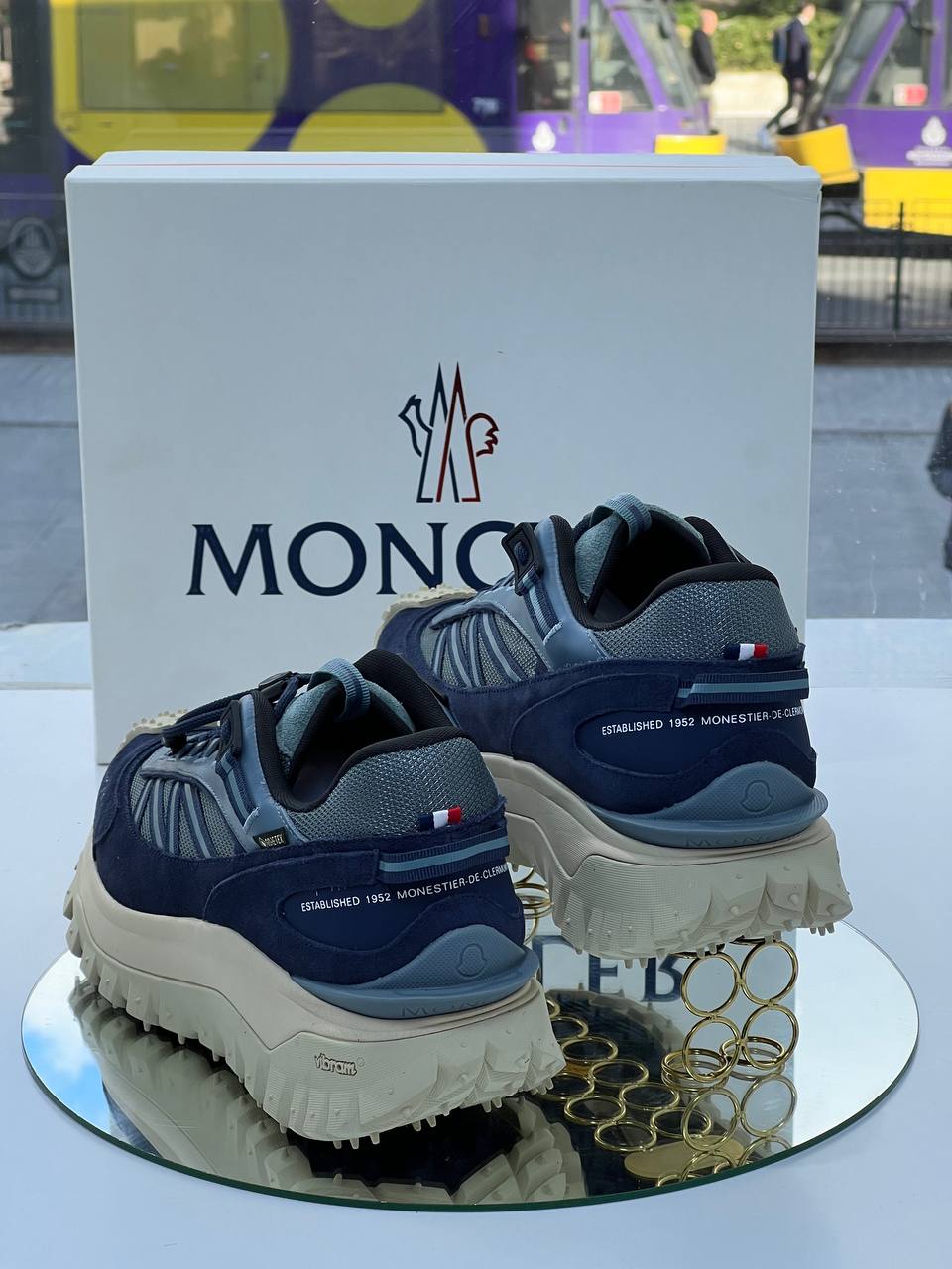 MONCLER PATIKE