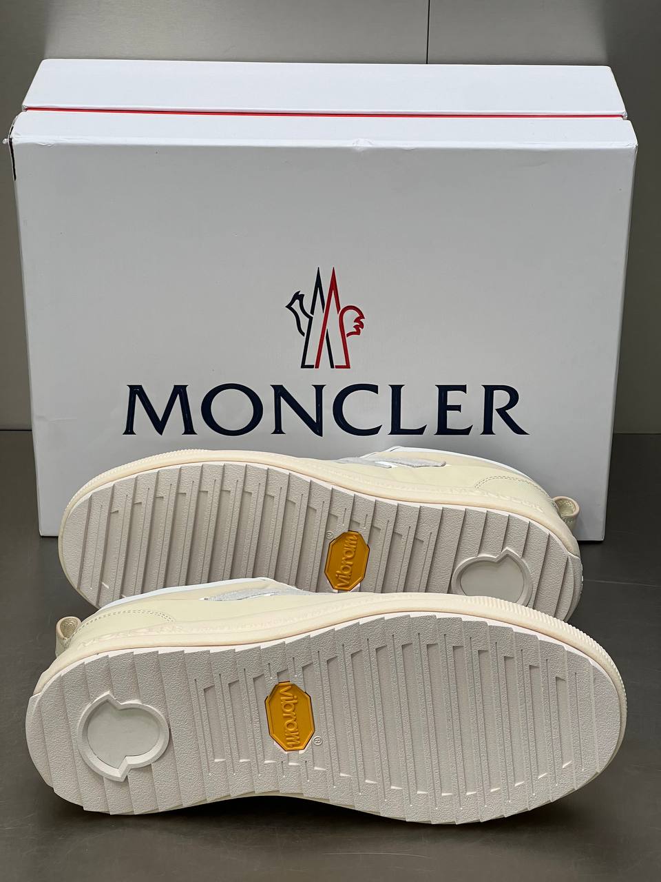 MONCLER PATIKE