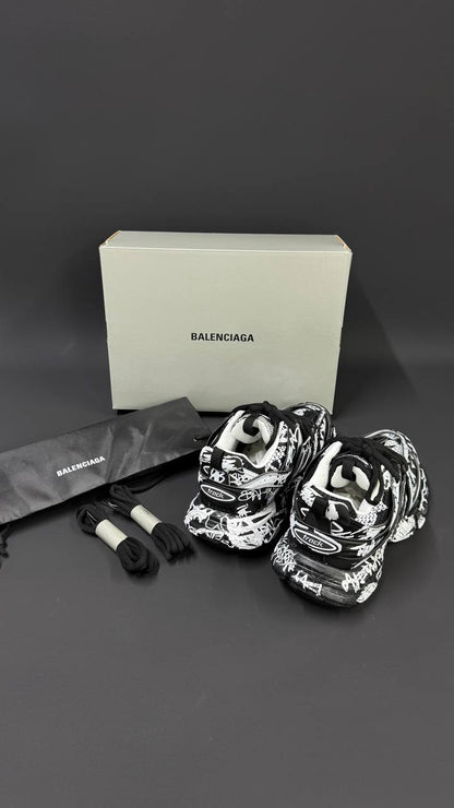 BALENCIAGA PATIKE