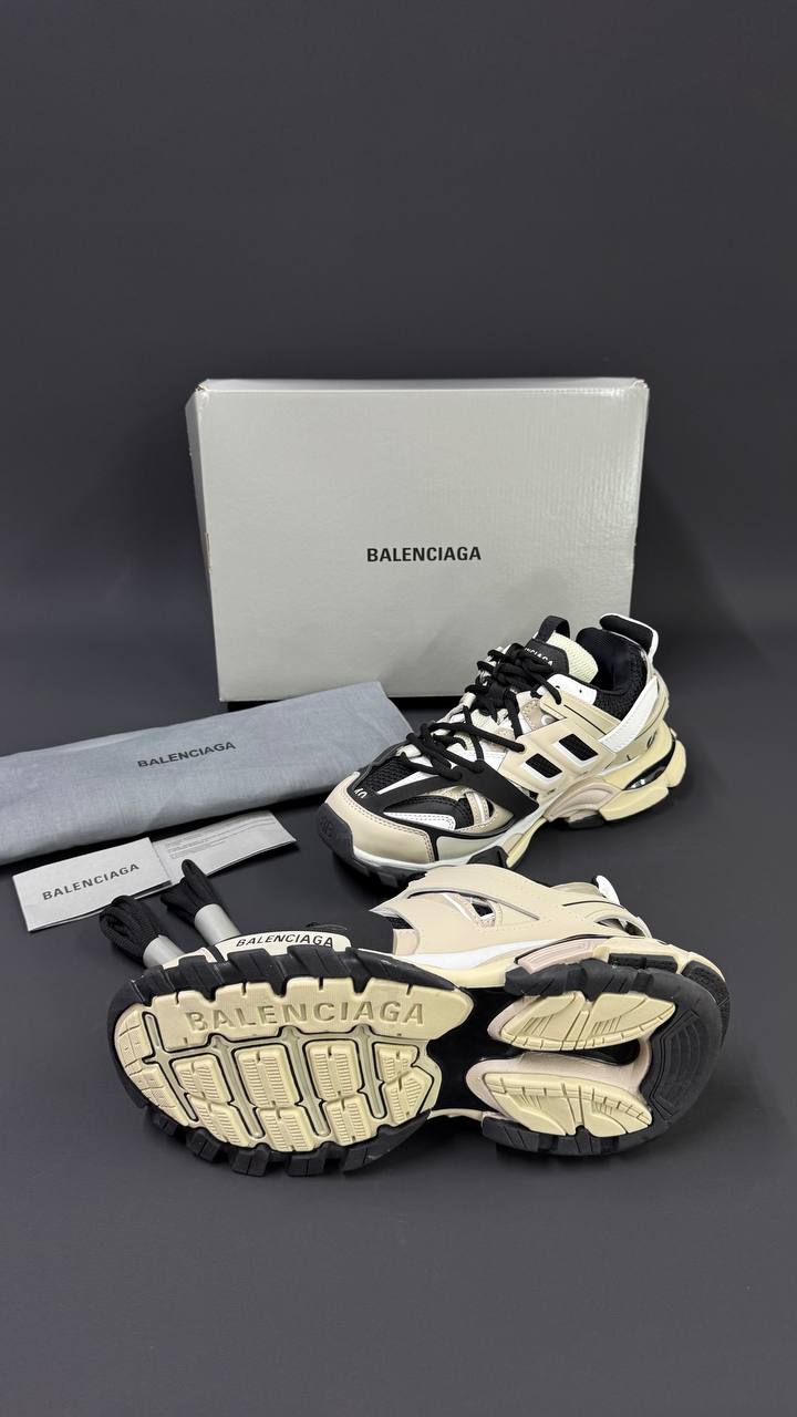 BALENCIAGA PATIKE