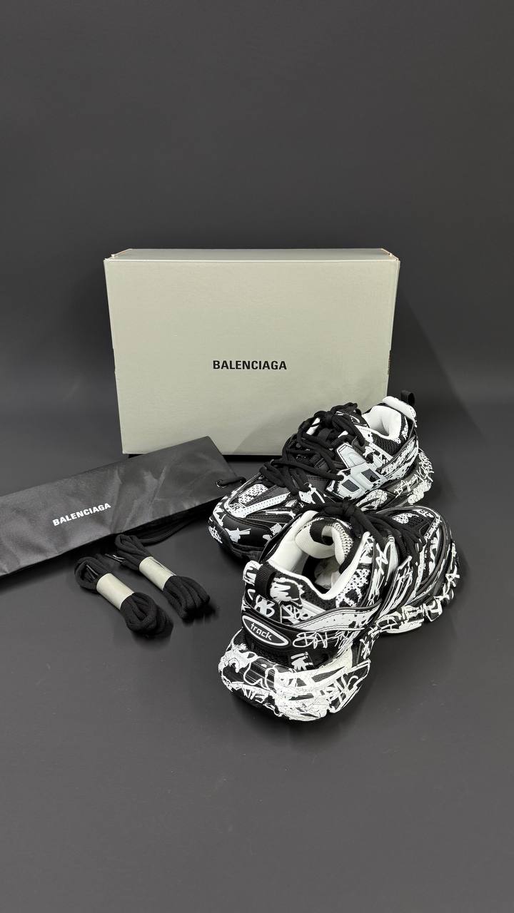 BALENCIAGA PATIKE