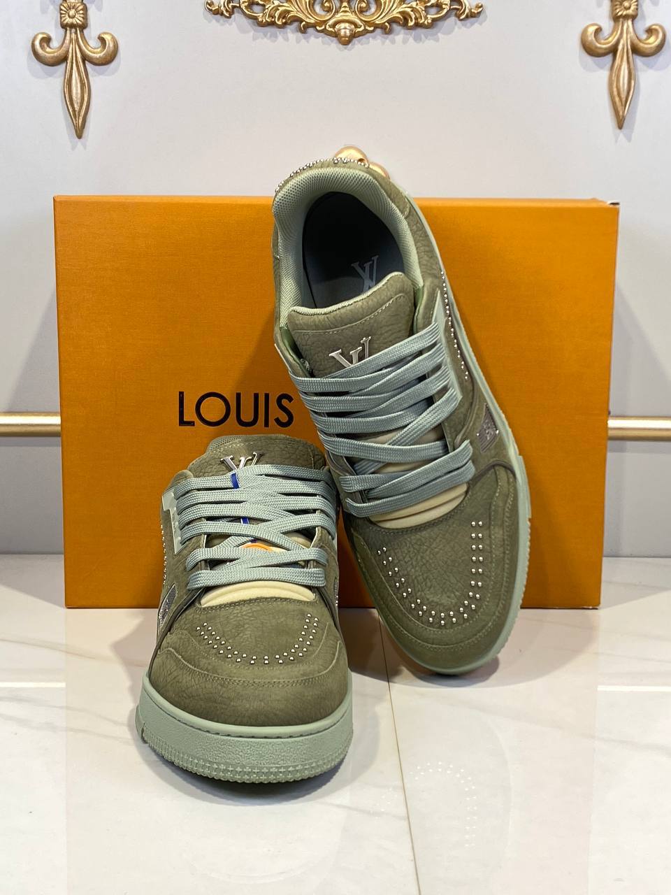 LOUIS VUITTON PATIKE