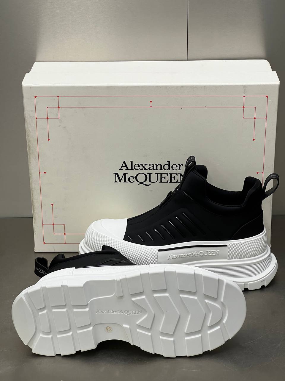ALEXENDER MCQUEEN PATIKE