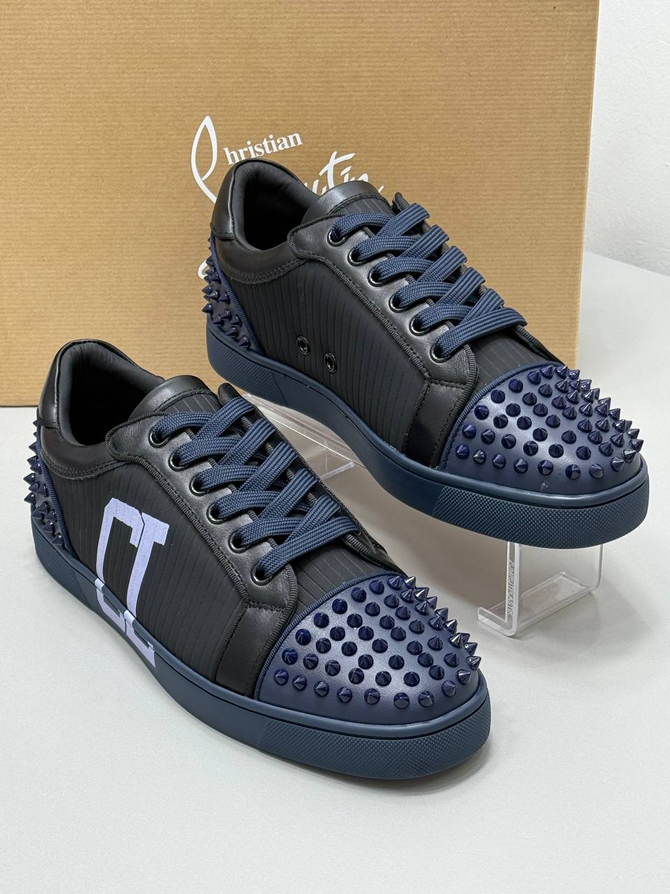 CHRISTIAN LOUBOUTIN PATIKE