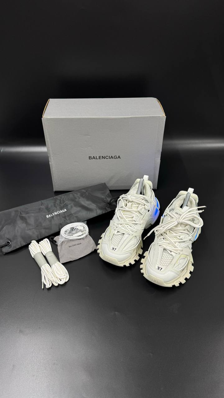BALENCIAGA PATIKE