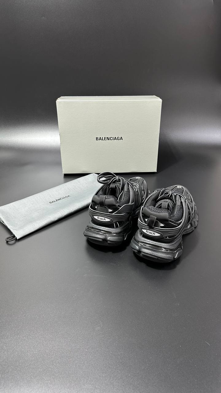BALENCIAGA PATIKE