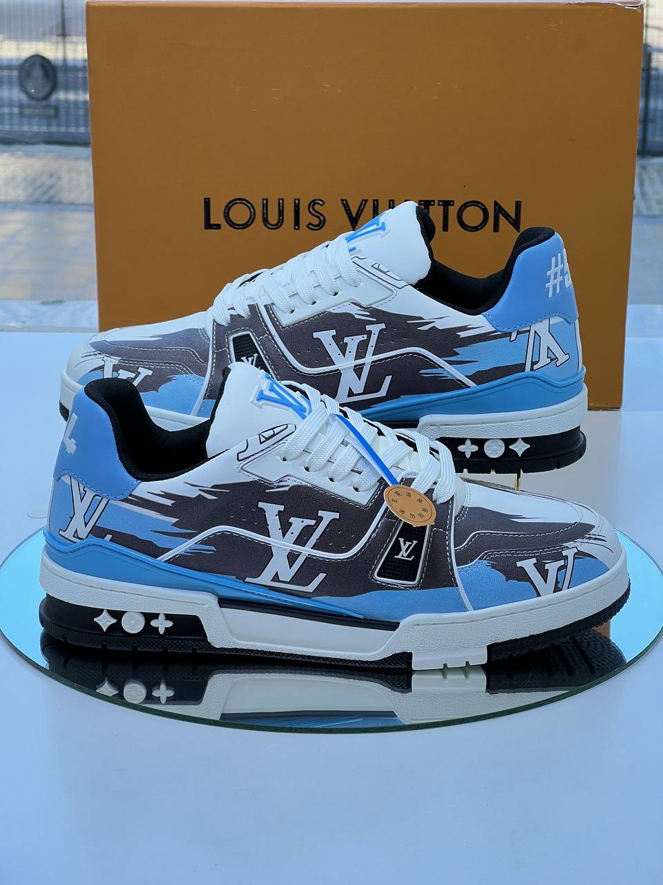 LOUIS VUITTON PATIKE