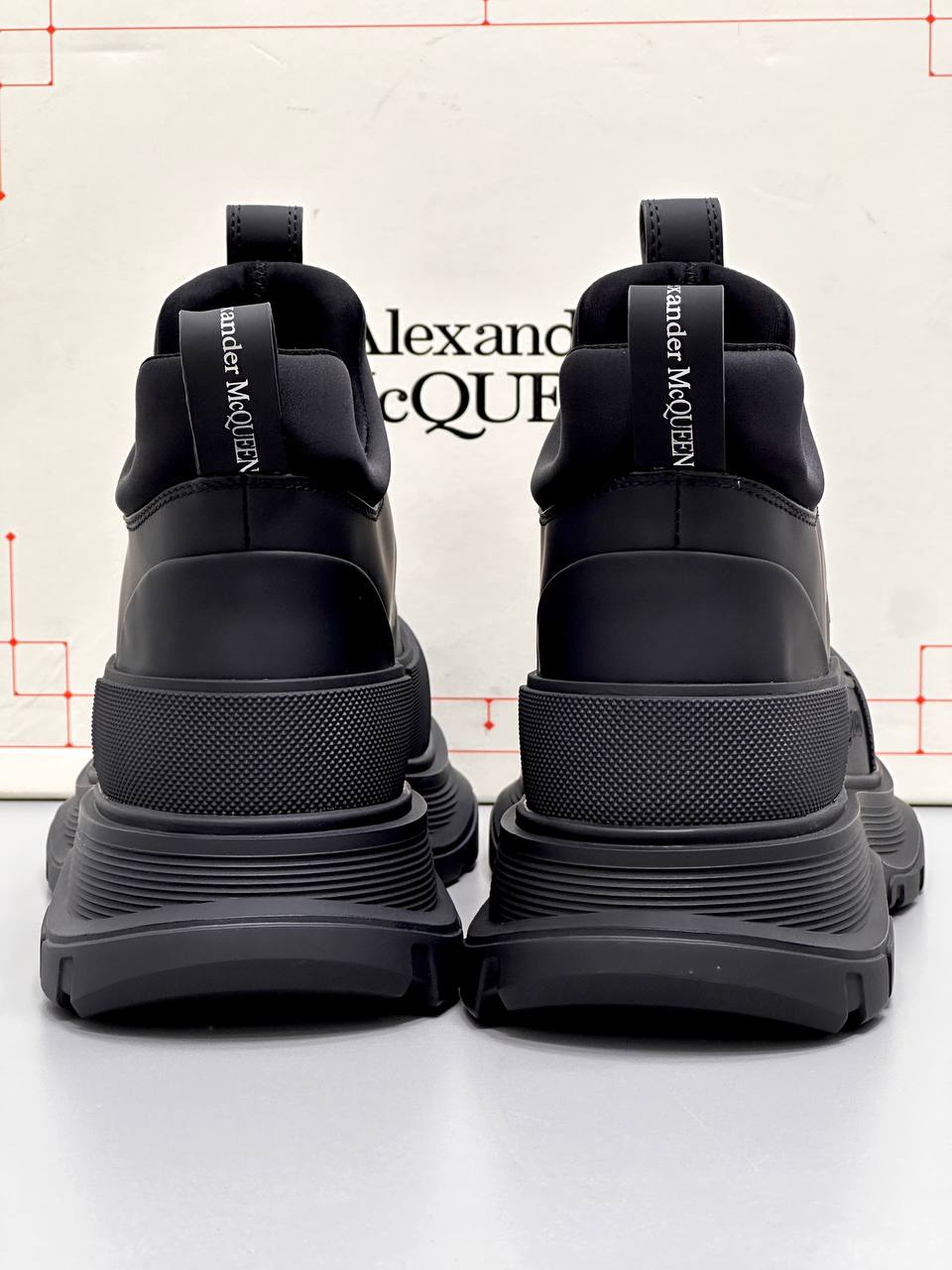 ALEXENDER MCQUEEN PATIKE