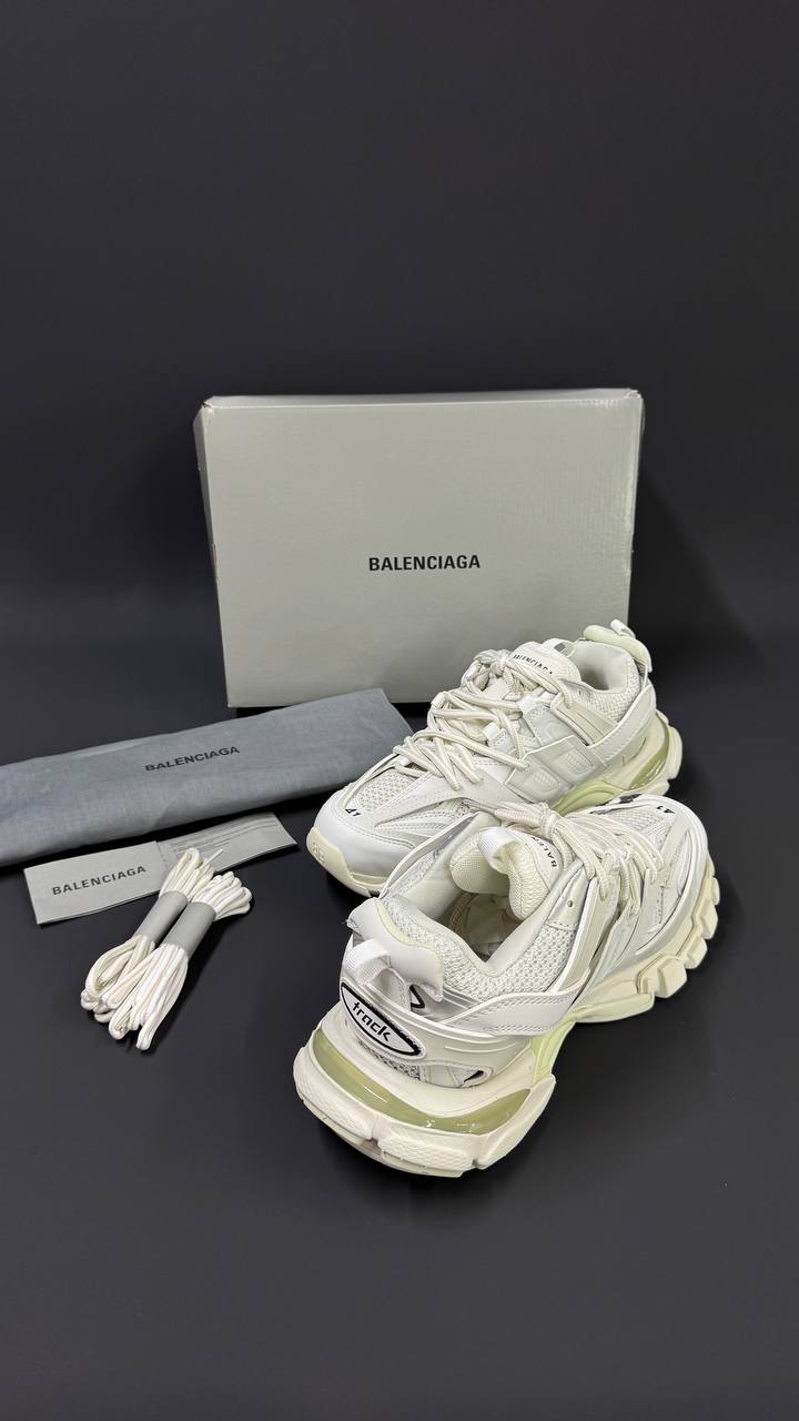 BALENCIAGA PATIKE