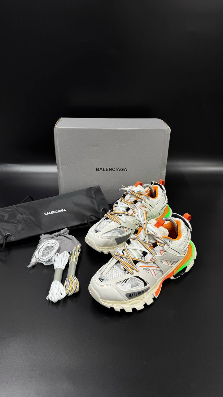 BALENCIAGA PATIKE