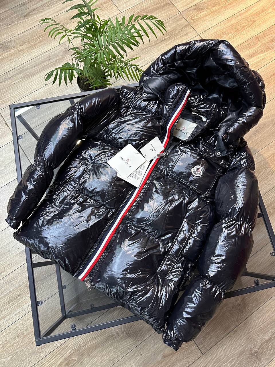 MONCLER JAKNA